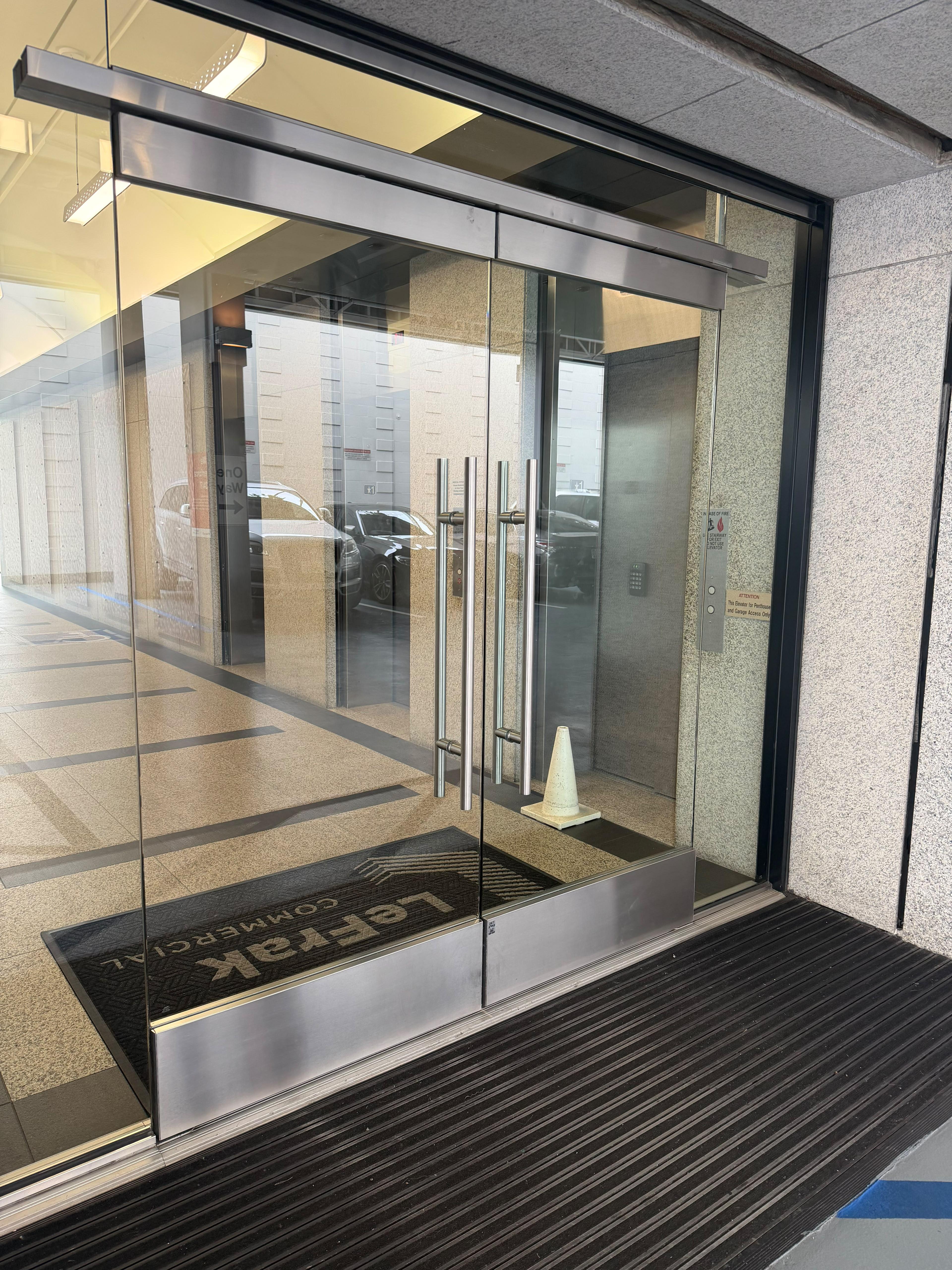 Building entrance on Wilshire Boulevard